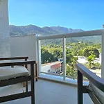 Apartamento Riocentro, Globo E Record Tv